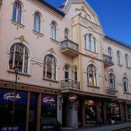 Grand Hotel Honefoss Esterno foto